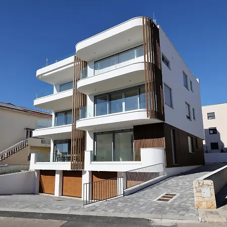 Oliver 2br With Parking Place Апартаменти