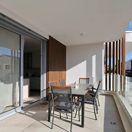 Oliver 2br With Parking Place * Задар