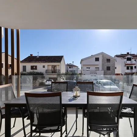 Oliver 2br With Parking Place