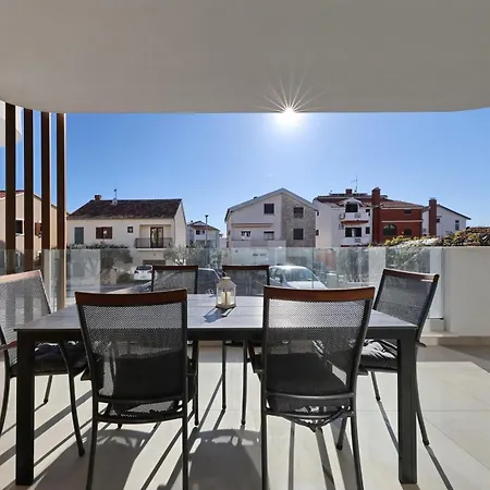 Oliver 2br With Parking Place Апартаменти *