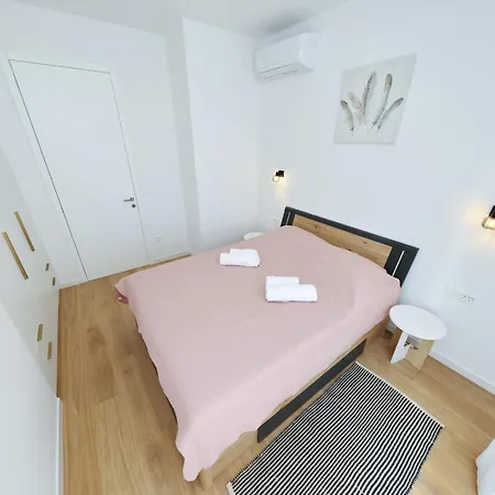 Oliver 2br With Parking Place Апартаменти *