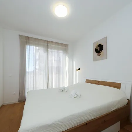 Oliver 2br With Parking Place Апартаменти *