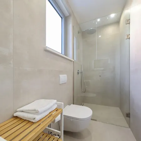 Oliver 2br With Parking Place Апартаменти *