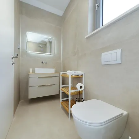 Oliver 2br With Parking Place *