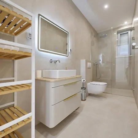 Oliver 2br With Parking Place * Задар