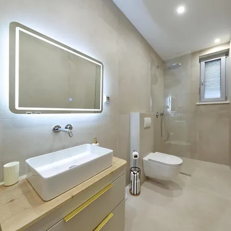 Oliver 2br With Parking Place *