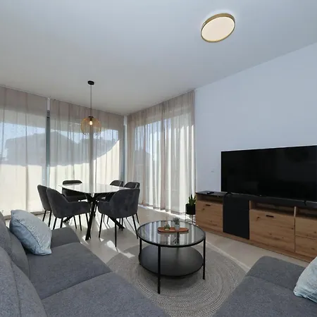 Oliver 2br With Parking Place *