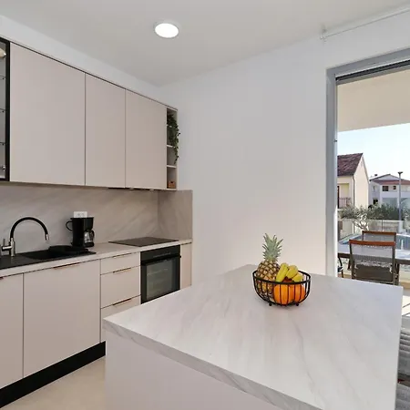 Oliver 2br With Parking Place Апартаменти *