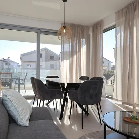 Oliver 2br With Parking Place * Задар