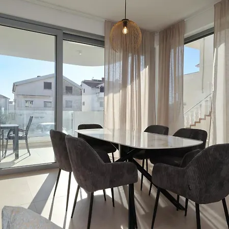 Апартаменти Oliver 2br With Parking Place *