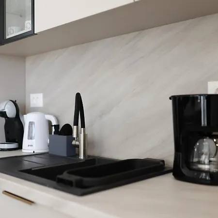 Апартаменти Oliver 2br With Parking Place Задар