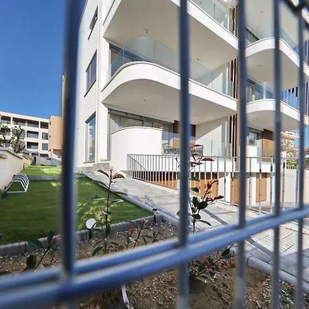 Апартаменти Oliver 2br With Parking Place Задар