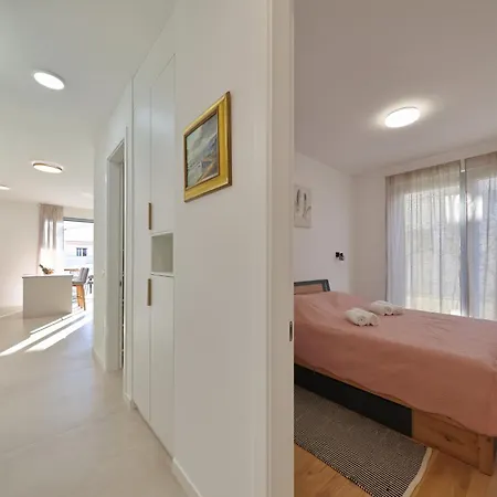 Oliver 2br With Parking Place Апартаменти *
